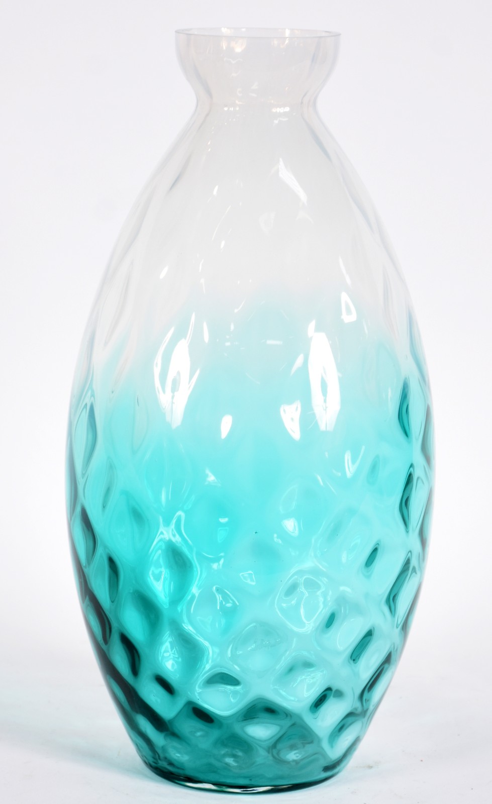 Vaso decorativo de vidro em tons de azul degradé. - foto 1 de 4