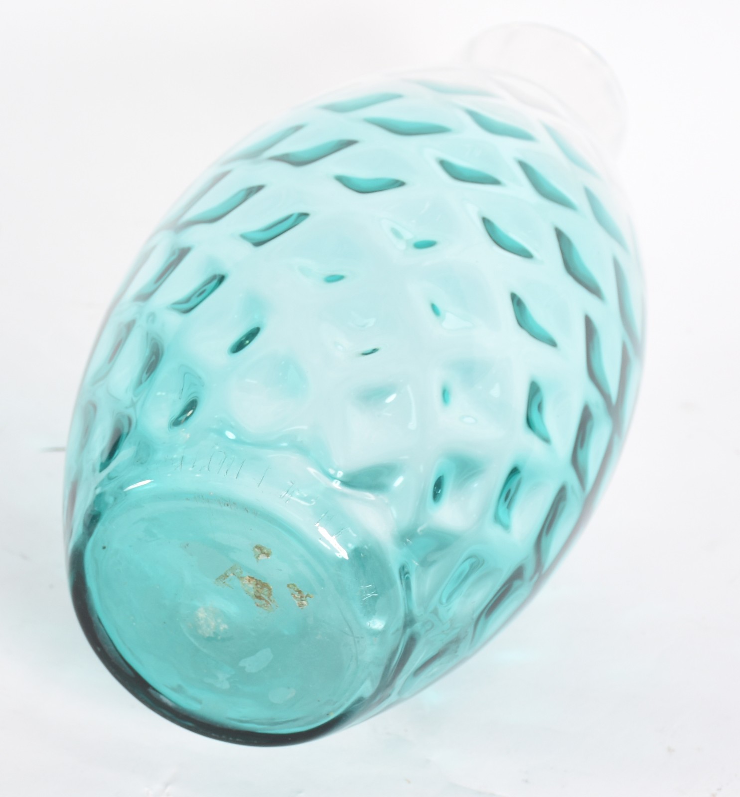 Vaso decorativo de vidro em tons de azul degradé. - foto 3 de 4