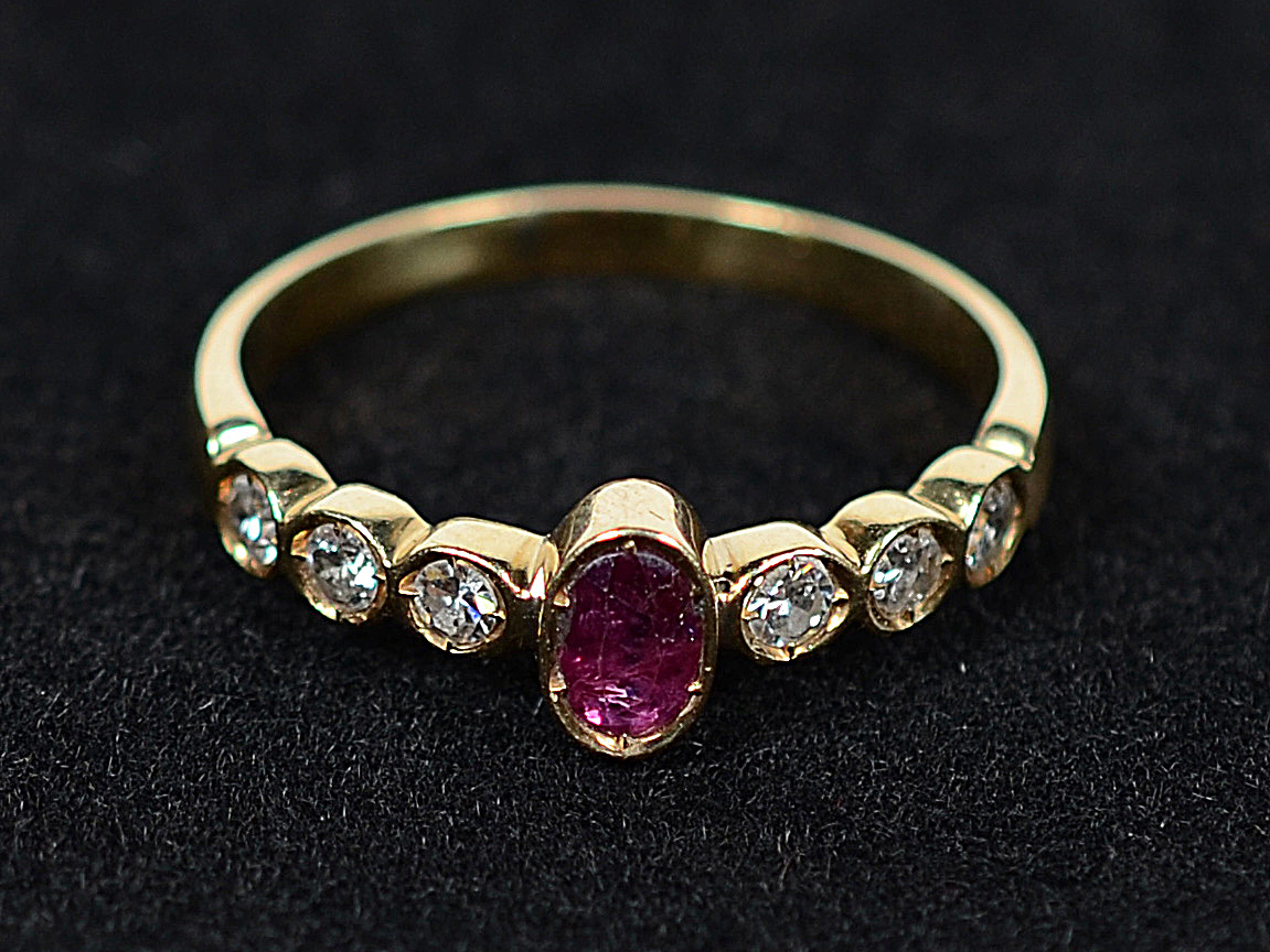 Anel de ouro 18 k com dezesseis brilhantes - 3,1 g - Aro 20 - foto 1 de 2
