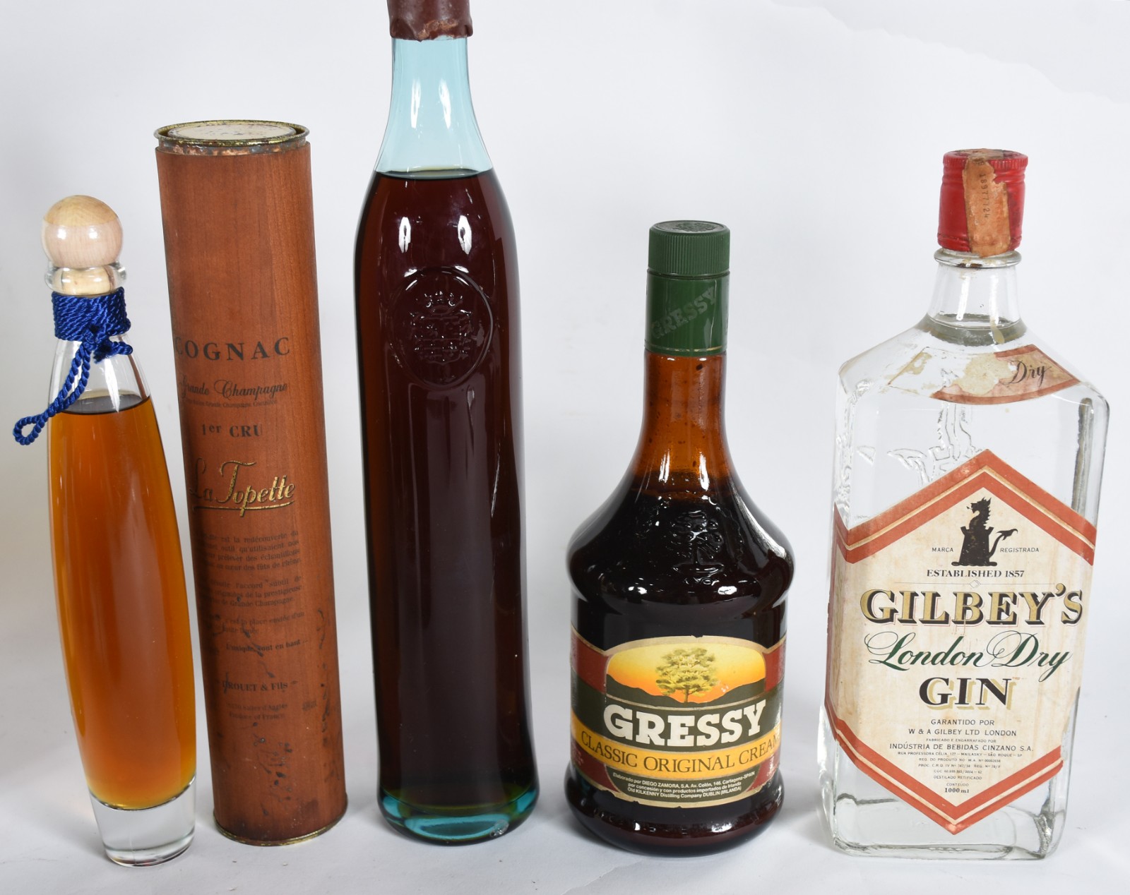 Treze bebidas diversas. - foto 3 de 5