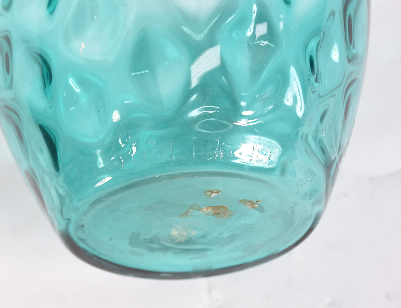 Vaso decorativo de vidro em tons de azul degradé. - foto 4 de 4