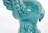 Estatueta de cerâmica vitrificada na cor azul r... - Estatueta de cerâmica vitrificada na cor azul representando galo.