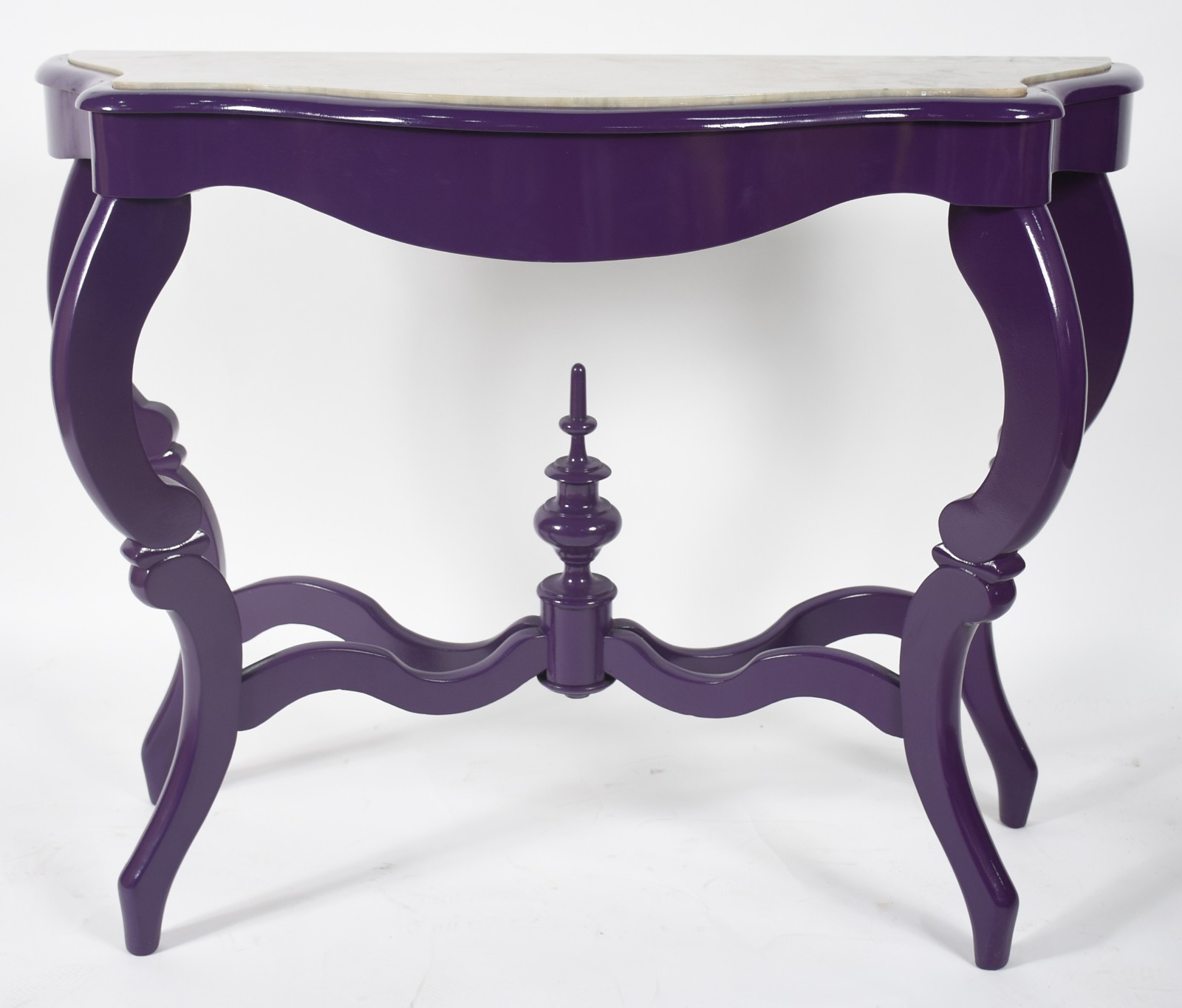 Console de madeira nobre estilo Luis Felipe, pintado na cor lilás com... - foto 2 de 4