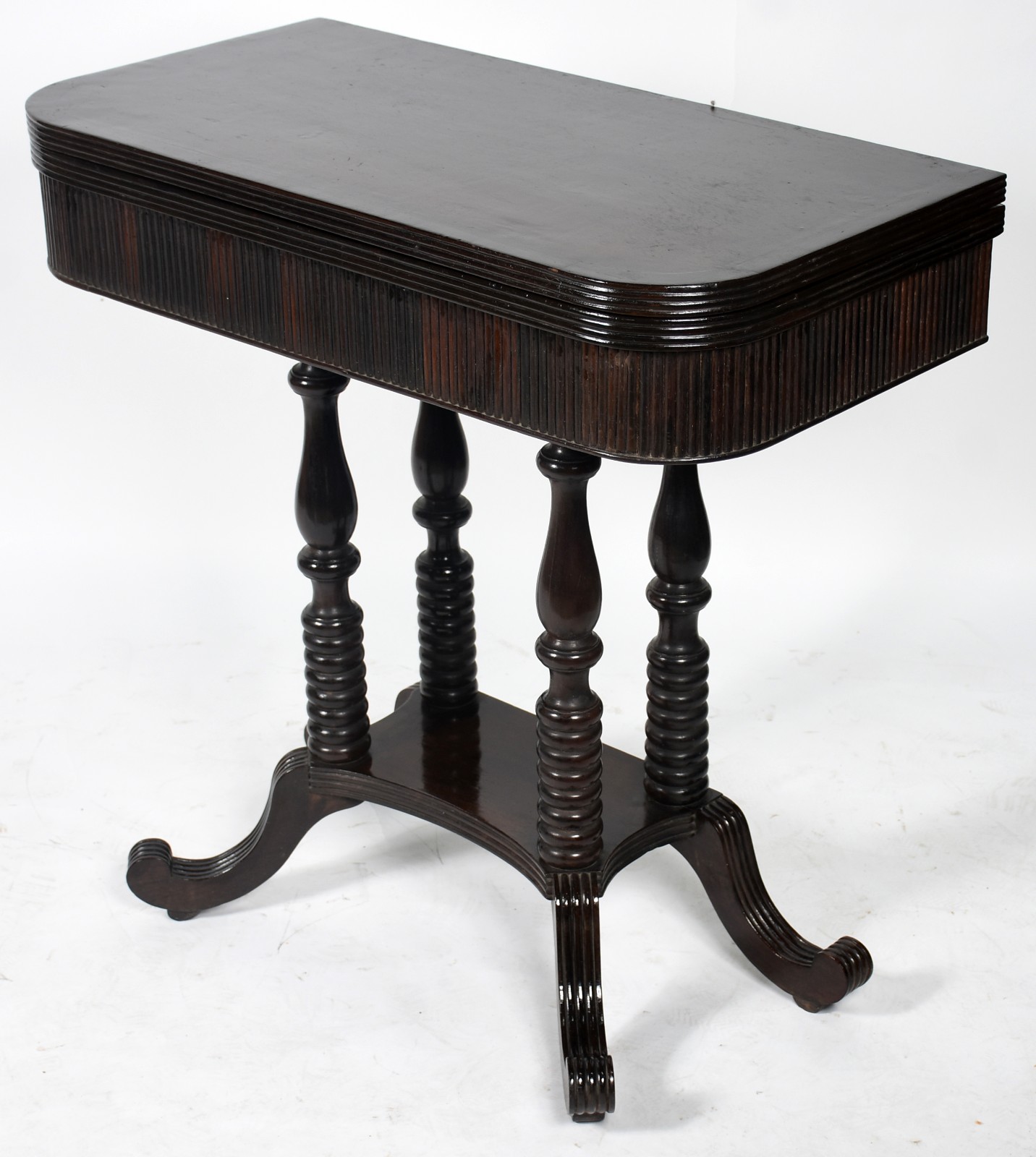 Mesa console de madeira nobre, tampo dobrável, saia canelada, apoio... - foto 1 de 6