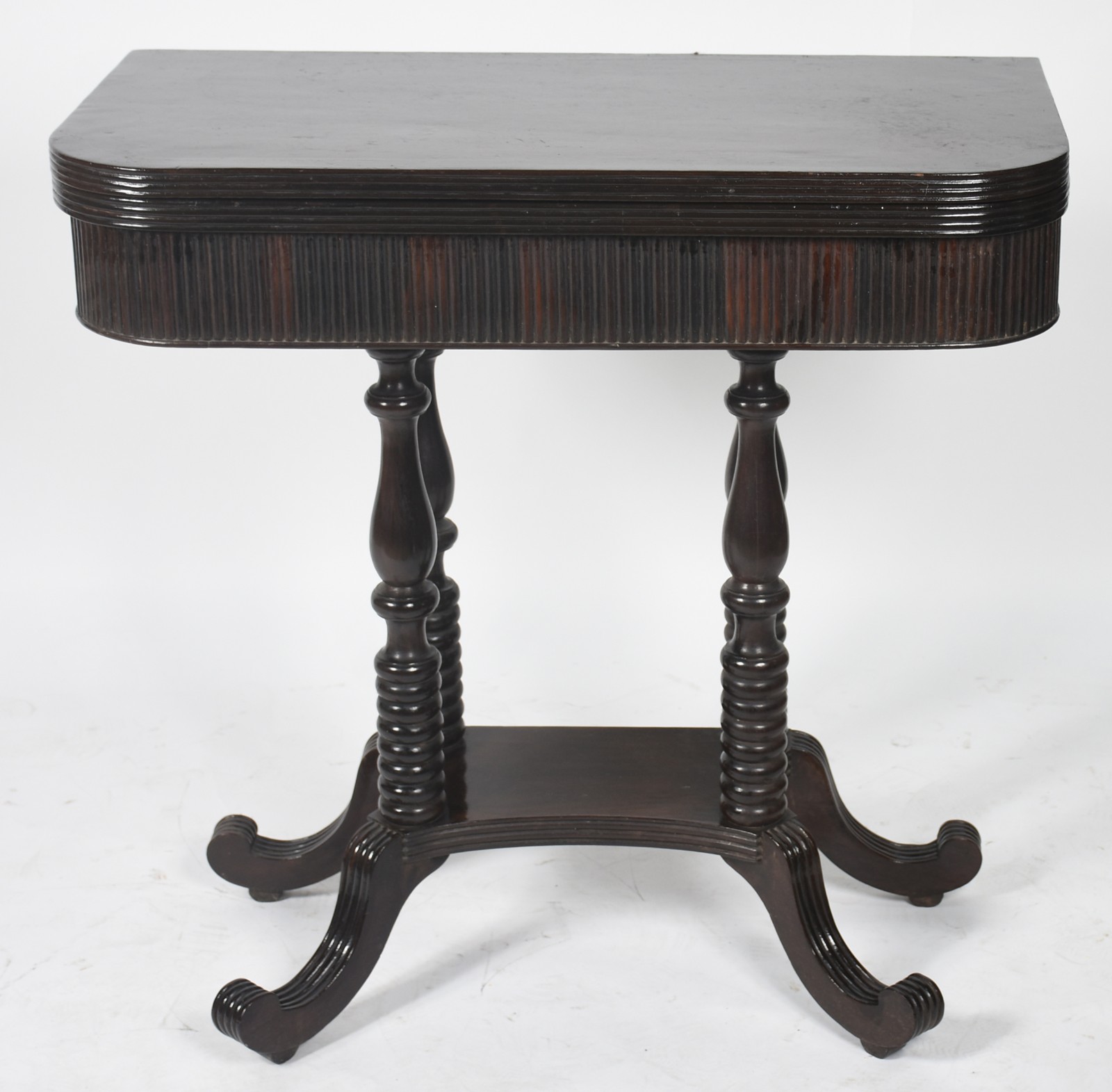 Mesa console de madeira nobre, tampo dobrável, saia canelada, apoio... - foto 2 de 6