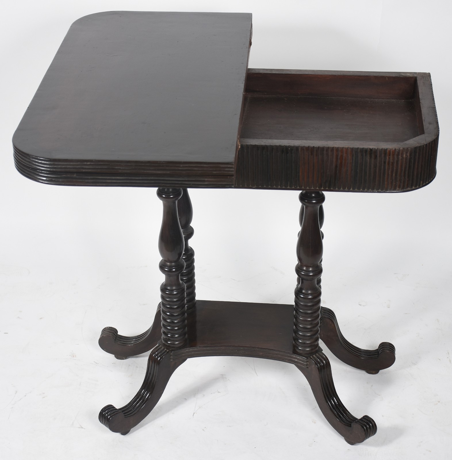 Mesa console de madeira nobre, tampo dobrável, saia canelada, apoio... - foto 3 de 6