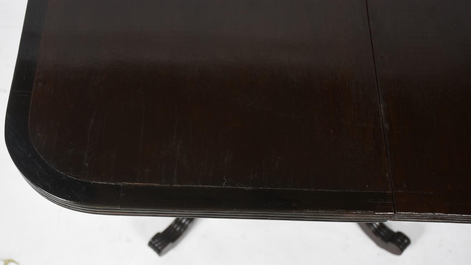 Mesa console de madeira nobre, tampo dobrável, saia canelada, apoio... - foto 4 de 6