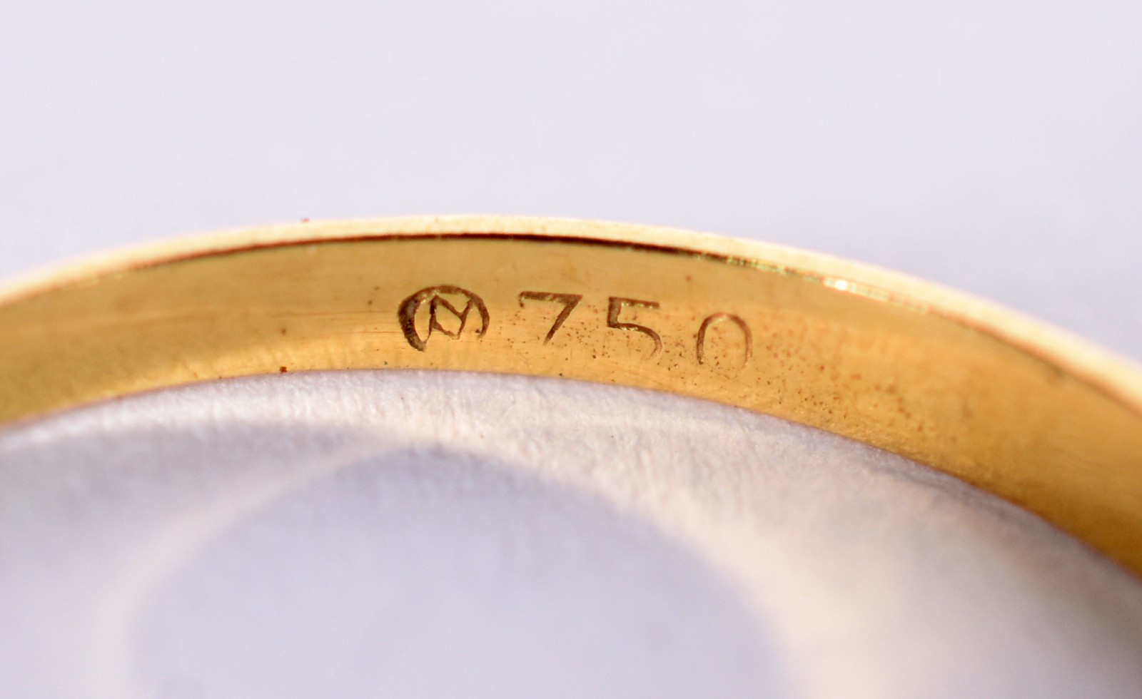 Anel de ouro 18 k com 9 bilhantes de 0,02 ct cada. Total 0,8 ct, aro... - foto 3 de 4