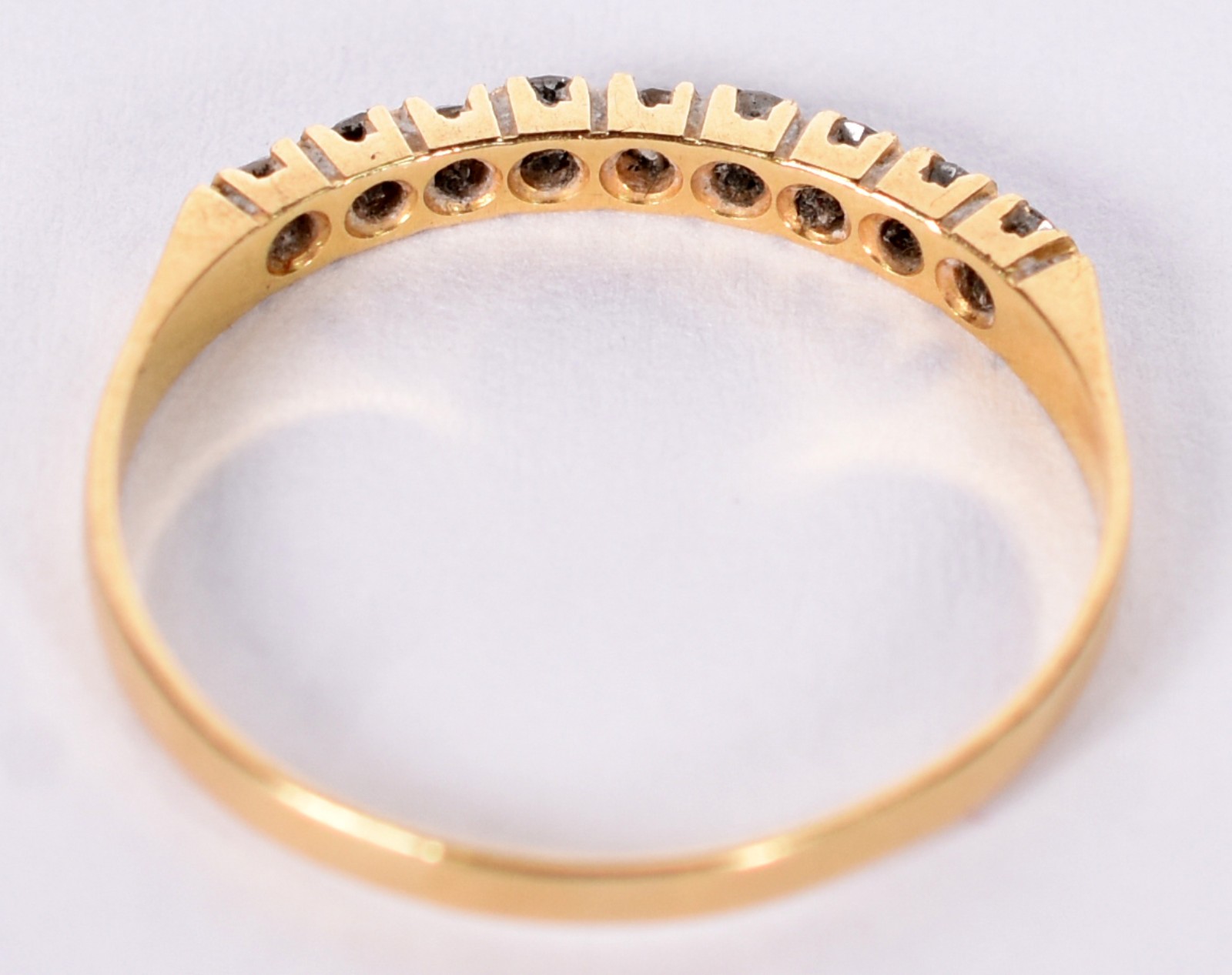Anel de ouro 18 k com 9 bilhantes de 0,02 ct cada. Total 0,8 ct, aro... - foto 4 de 4