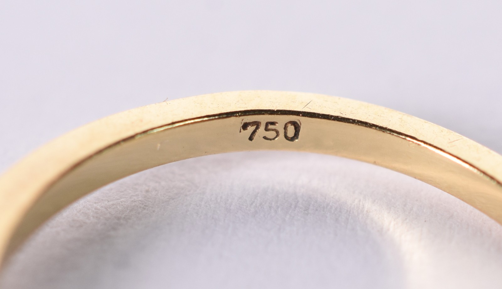 Solitário de ouro branco com um brilhante de 0,25 ct (Por motivos de... - foto 3 de 4