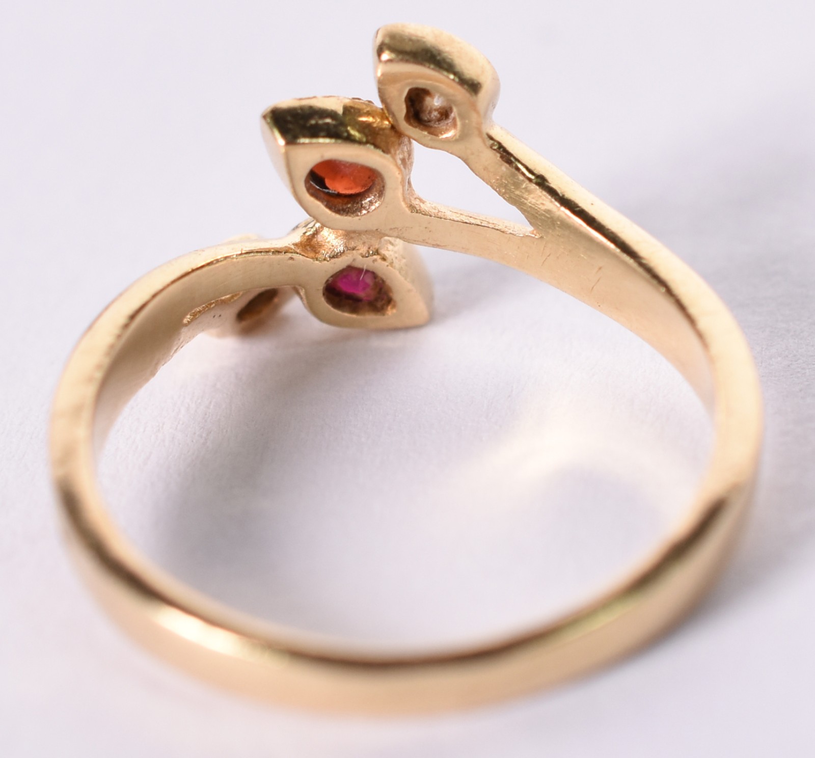 Anel de ouro 750 com 2 safiras e duas pedras brancas, aro 13 (Por... - foto 4 de 4