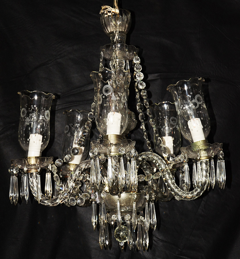 Lustre de cristal para 5 luzes com pingentes lapidados e mangas...