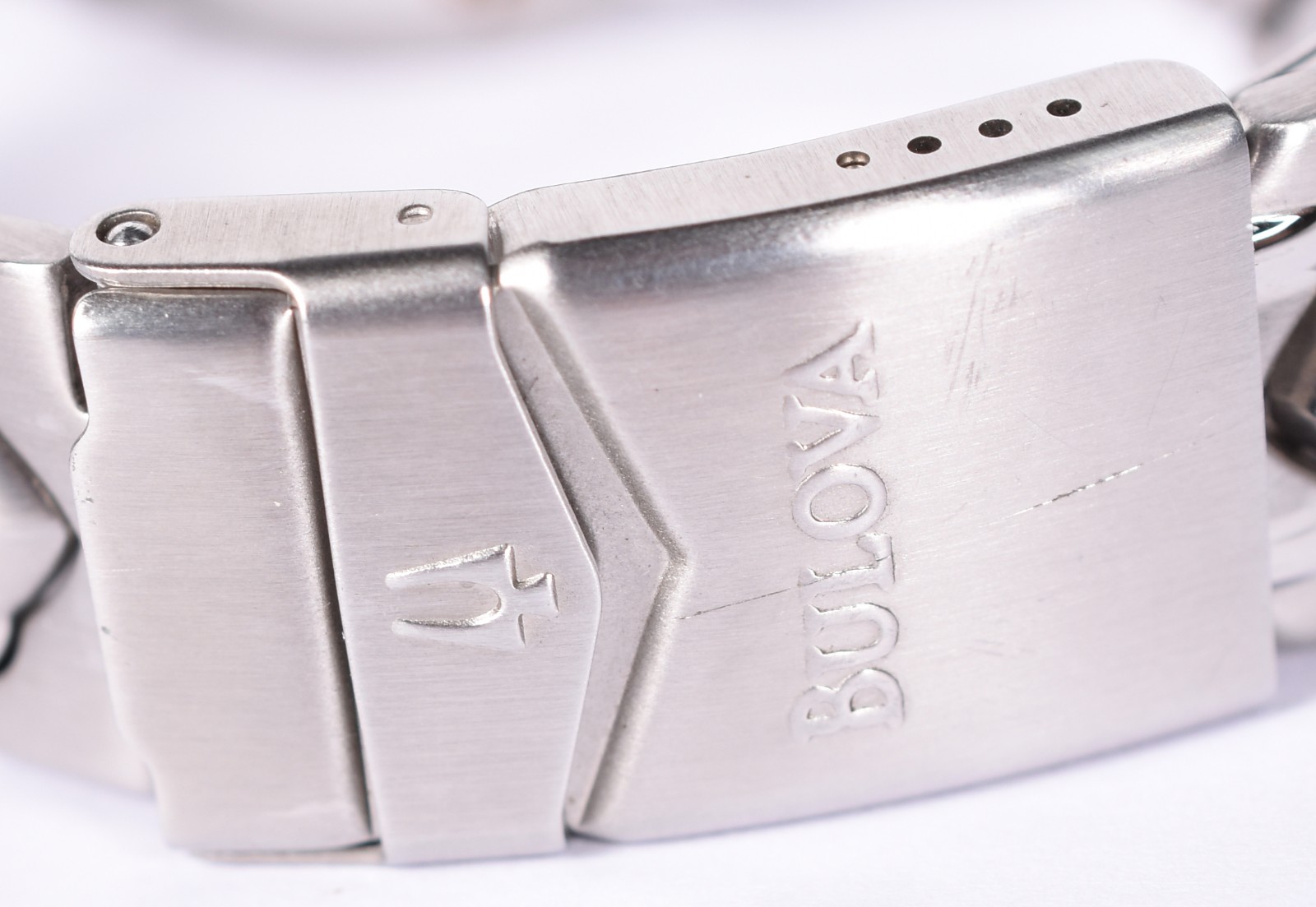 Relógio Bulova Marina Star 100m, caixa e pulseira em aço, mostrador... - foto 6 de 11