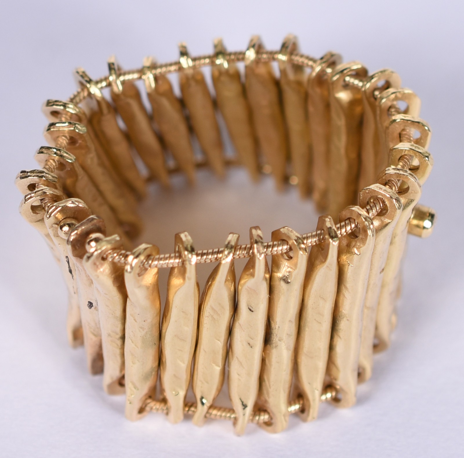 Anel de ouro 18 k feitio maleável, com 30 astes e 3 diamantes, aro 18... - foto 4 de 4
