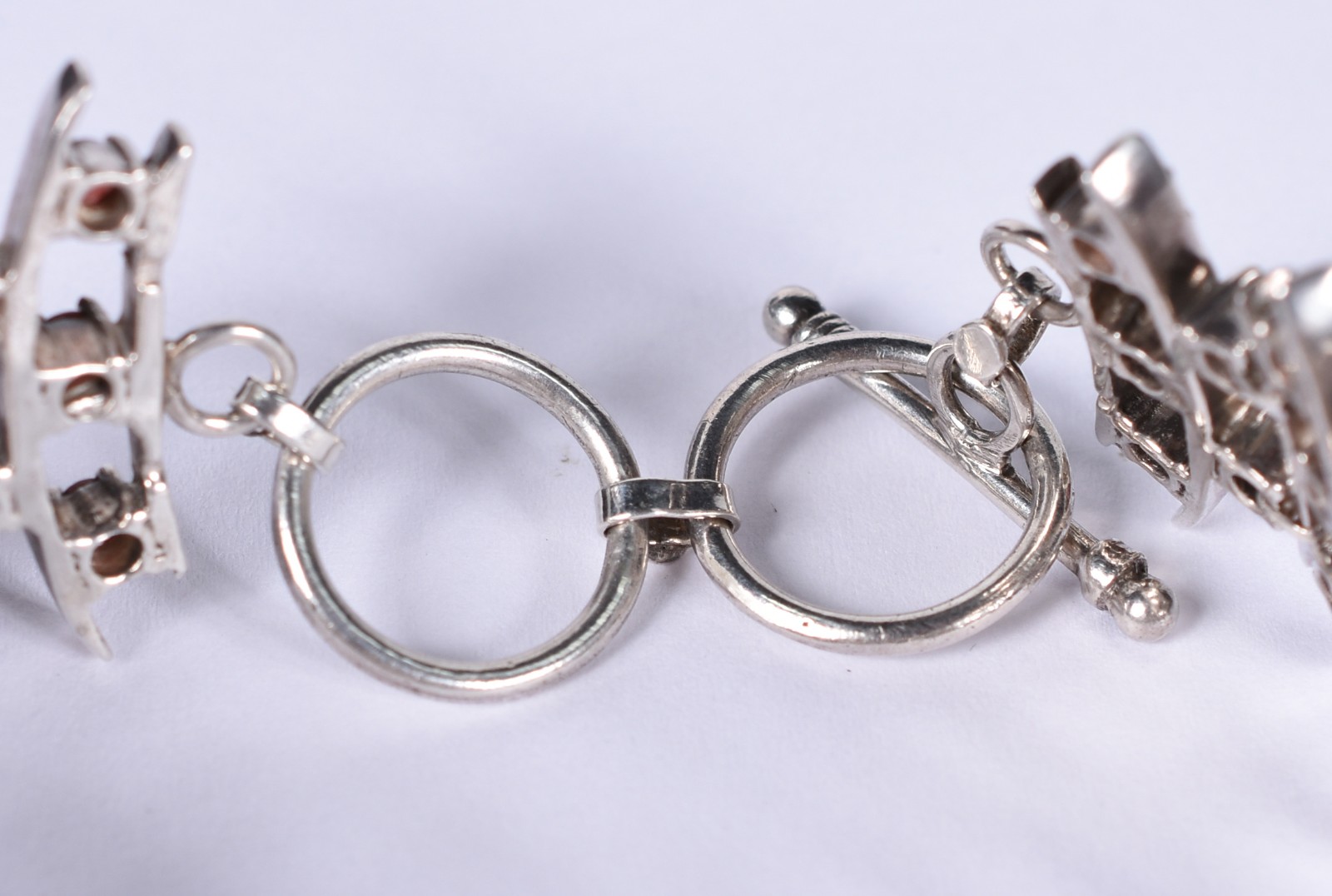 Pulseira em prata de lei com astes flexíveis com 78 pedras naturais... - foto 2 de 4