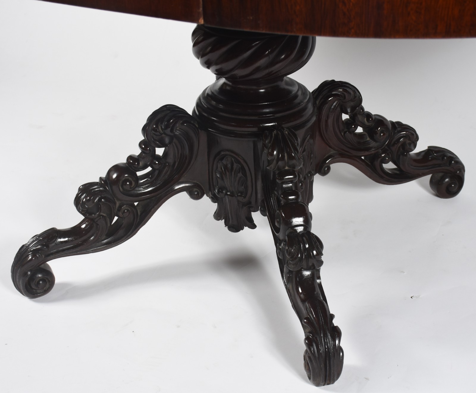Conjunto para sala de jantar composto de mesa oval com tábua... - foto 6 de 11