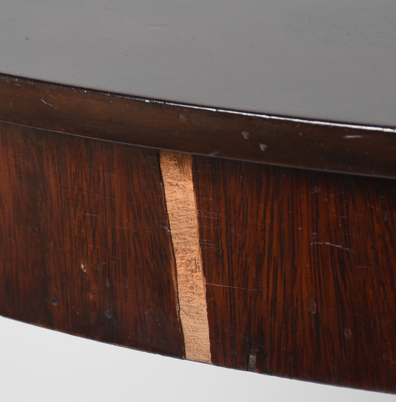 Conjunto para sala de jantar composto de mesa oval com tábua... - foto 8 de 11