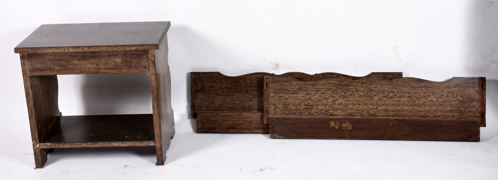 Conjunto de cama de solteiro (completa com laterais e estrado) e... - foto 2 de 3