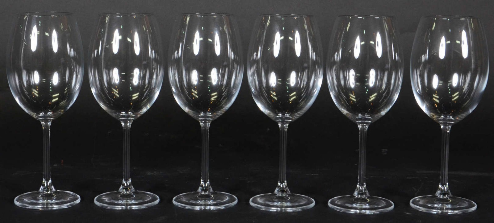 Seis taças de cristal para vinho, 580 ml. - foto 2 de 2
