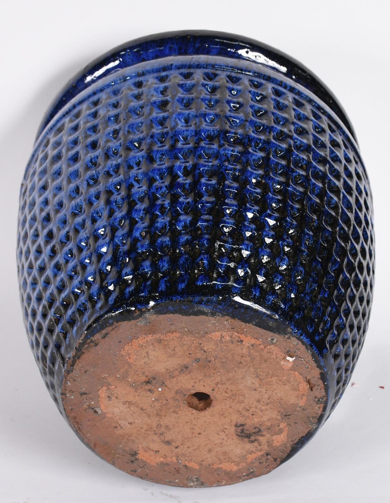 Cachepot de cerâmica azul trabalhado em relevo. - foto 4 de 4