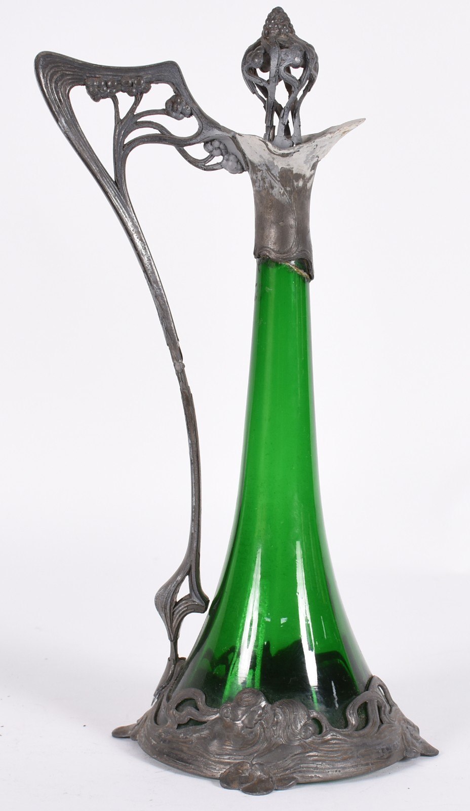 Jarra Art Nouveau de vidro verde e guarnição de metal (com mofo... - foto 1 de 7