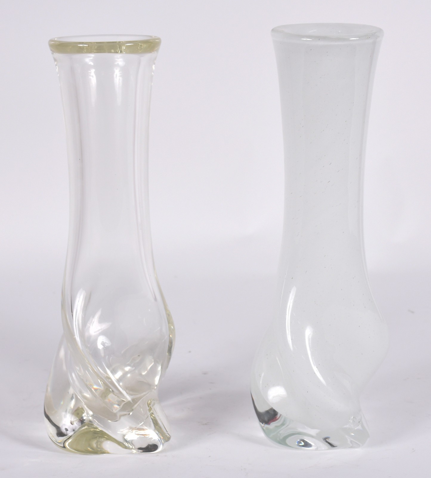 Par de vasos decorativos de vidro, assinados. - foto 1 de 6