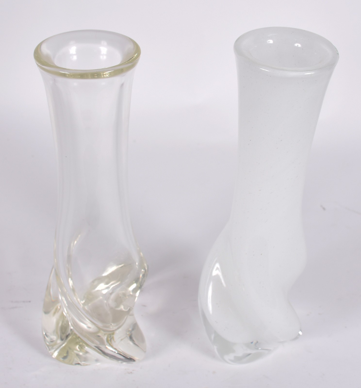 Par de vasos decorativos de vidro, assinados. - foto 2 de 6