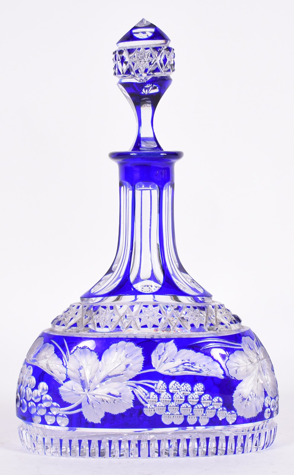 Licoreira de cristal europeu doublé azul lapidada com cachos de uvas... - foto 1 de 5