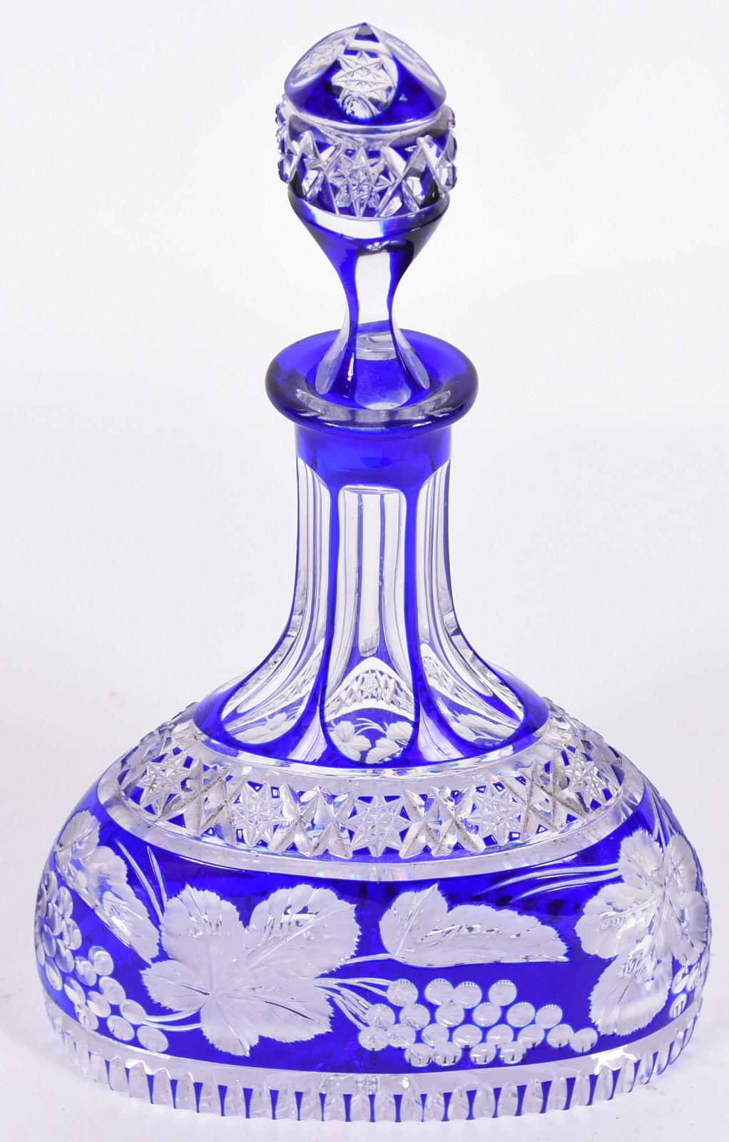 Licoreira de cristal europeu doublé azul lapidada com cachos de uvas... - foto 2 de 5