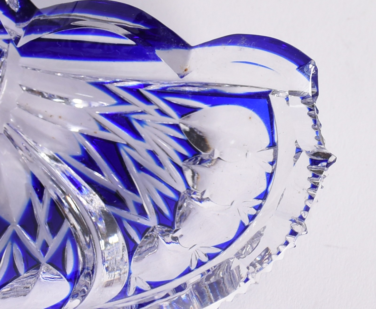 Porta confeitos de cristal double azul lapidado feitio libélula com 6... - foto 4 de 5