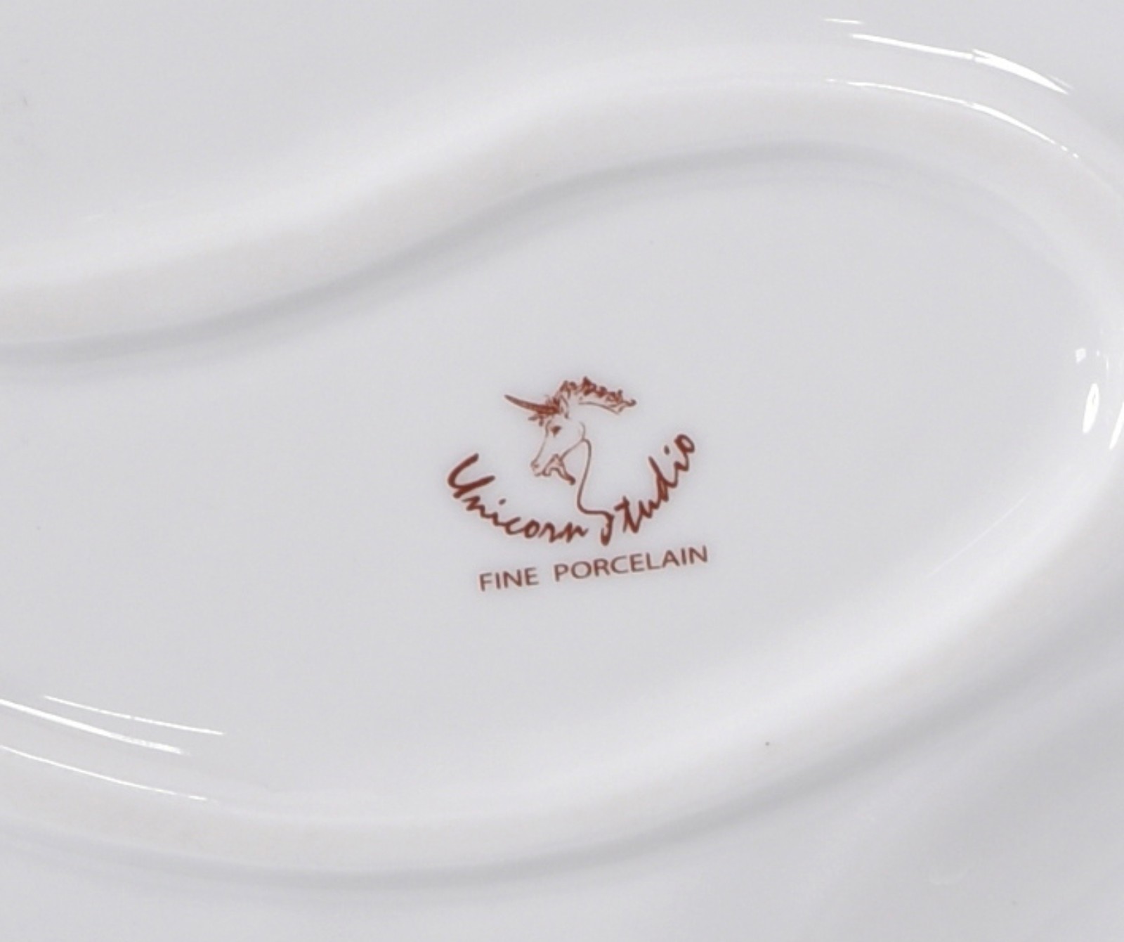 Porta cartões de porcelana policromada com figura feminina e flores... - foto 4 de 6