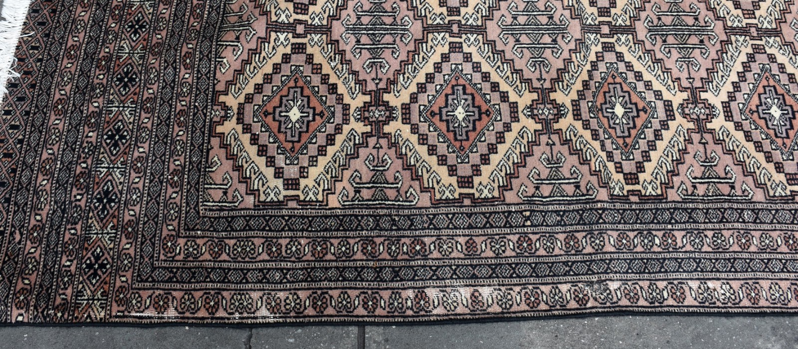 Tapete Paquistão (bordas rapé e pequeno restauro). - foto 4 de 5