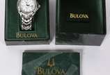 Relógio Bulova Marina Star 100m, caixa e pulsei... - Relógio Bulova Marina Star 100m, caixa e pulseira em aço, mostrador na cor branca, com calendário, ponteiros florescentes, acompanha caixa e doc...