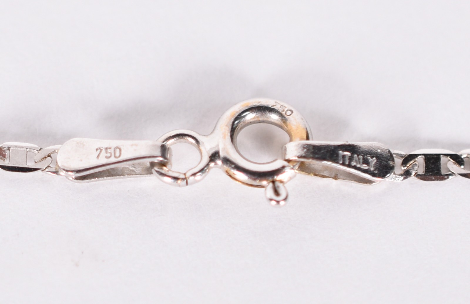 Cordão de ouro branco 18 k contrastado 750 modelo laminado, com um... - foto 2 de 4