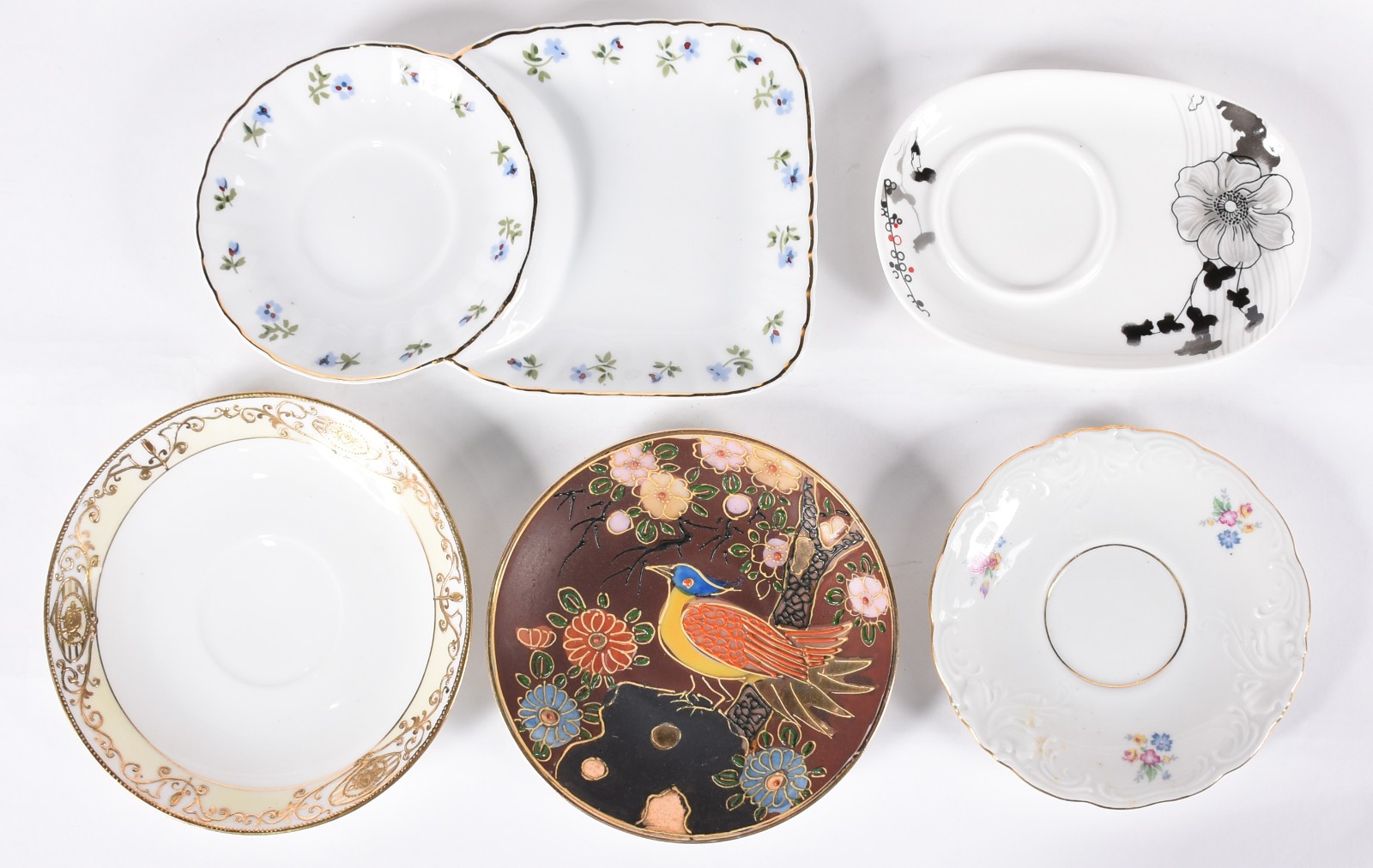 Diversas peças, sendo: 8 xícaras com pires de porcelana Noritake, 2... - foto 3 de 8