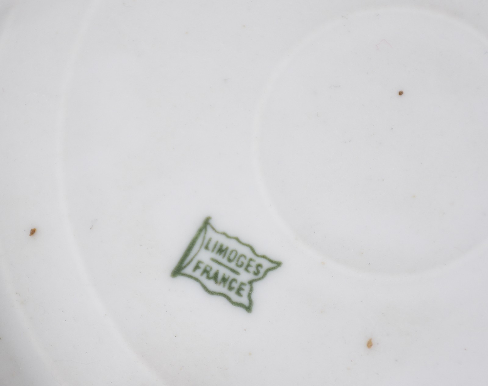 Par de pratos franceses de porcelana Limoges decorados com cenas... - foto 3 de 3