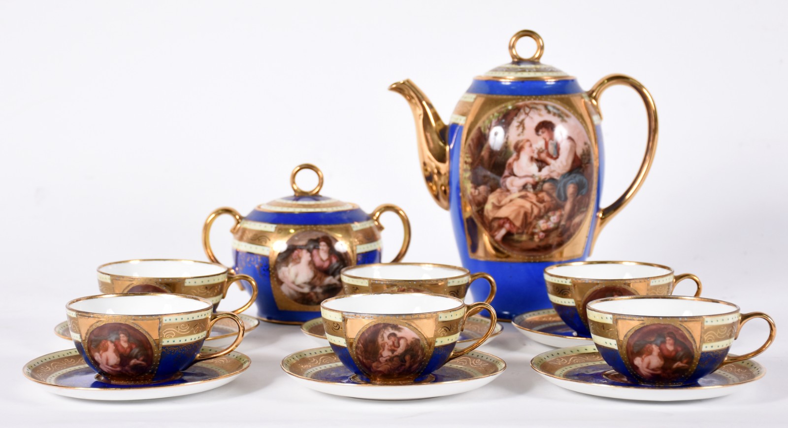 Serviço de café de porcelana tcheca na cor azul cobalto decorada com... - foto 1 de 5