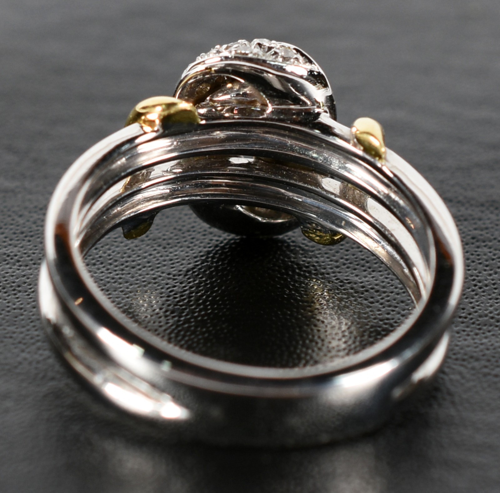 Anel de ouro branco 18 k contrastado 2 aros com detalhes de ouro... - foto 5 de 5