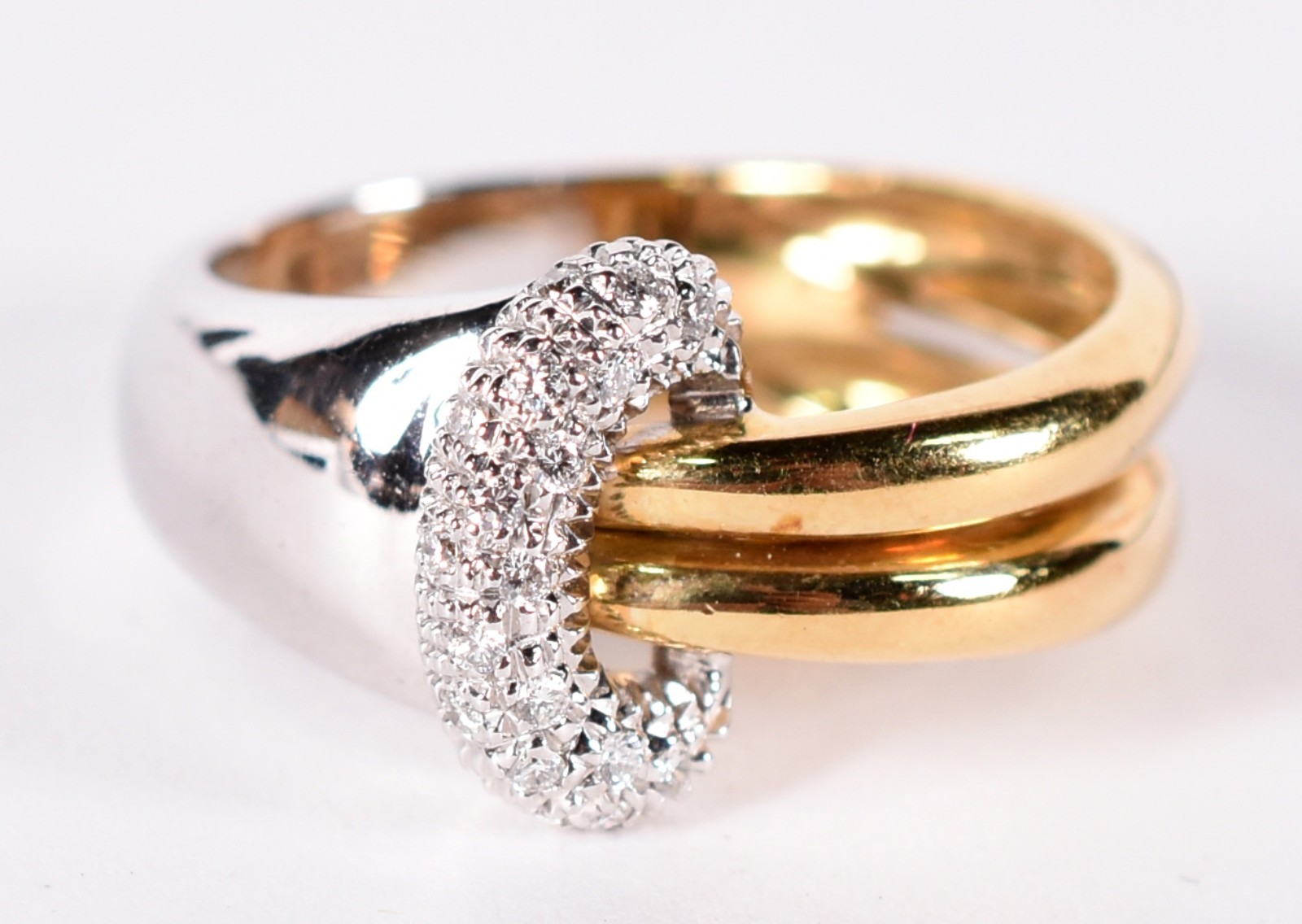Anel aro duplo em ouro 18 k e ouro branco, cravejado com diamantes... - foto 1 de 4