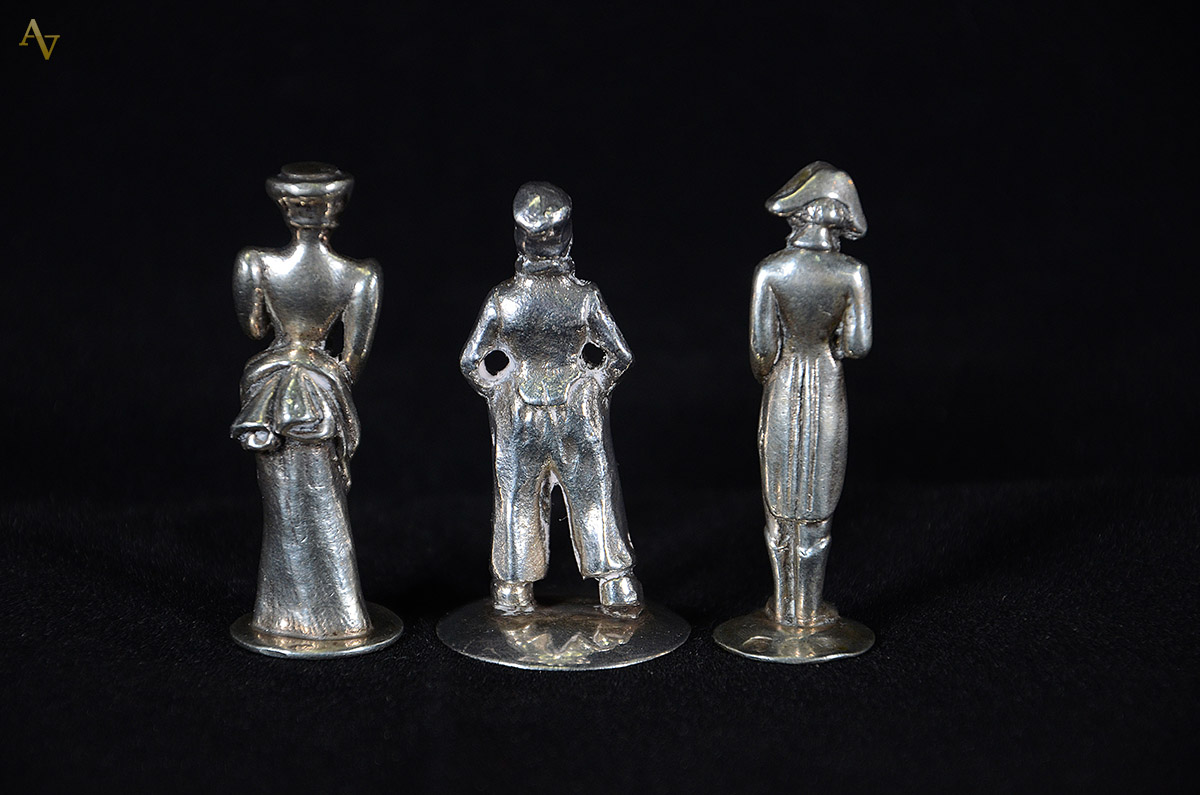 Três figuras de prata - Altura 5 cm cada - foto 2 de 2