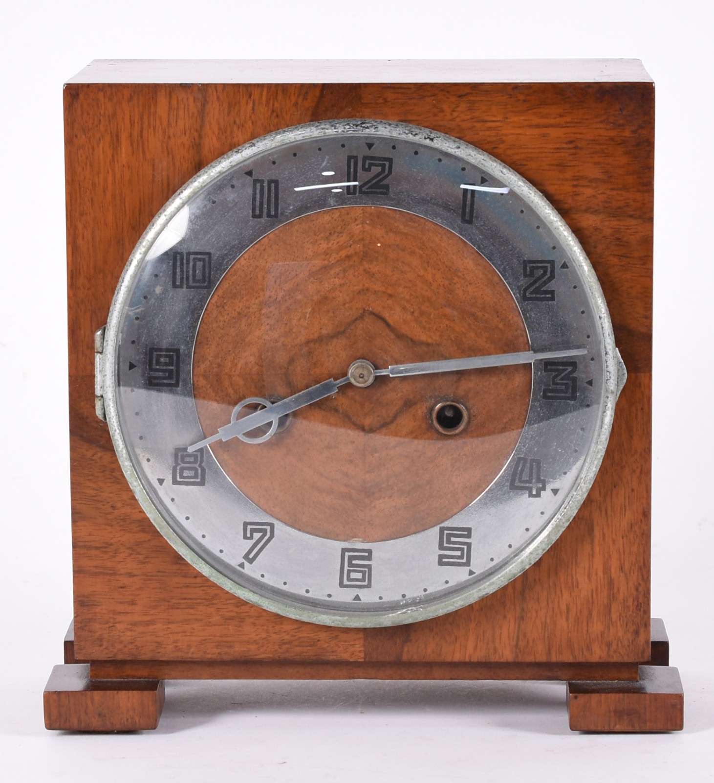Relógio de mesa alemão estilo Art Deco, mostrador com aro de metal... - foto 1 de 6