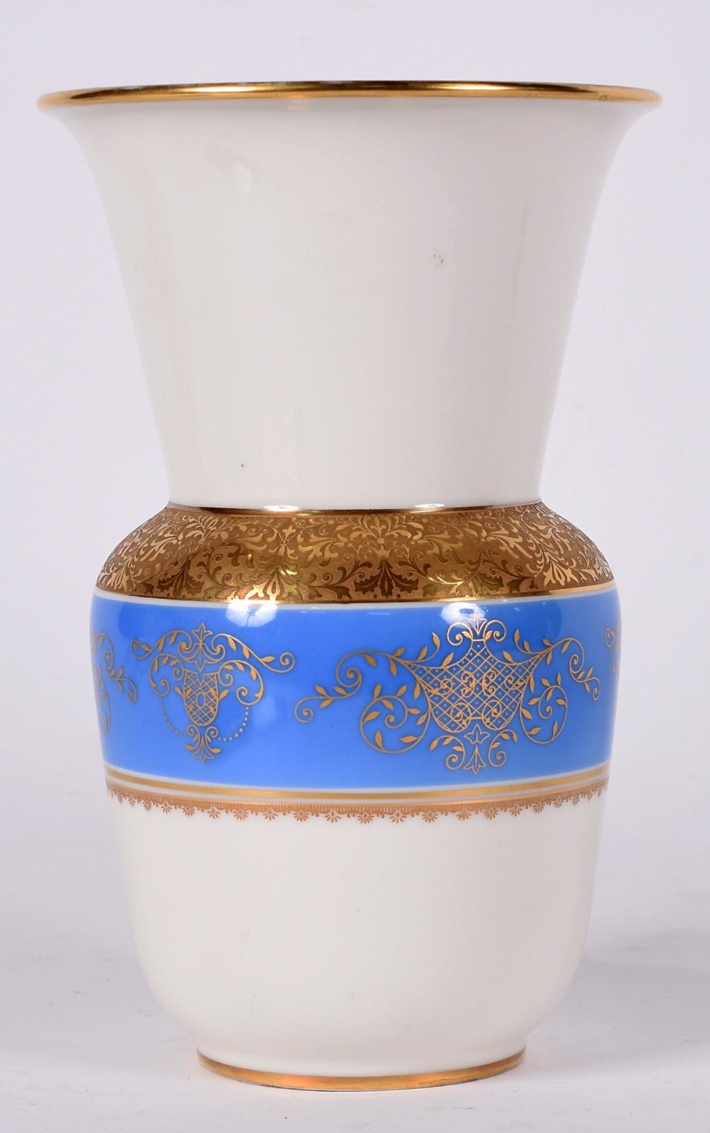 Vaso de porcelana alemã Selb na cor bege com grega azul e realces... - foto 1 de 4
