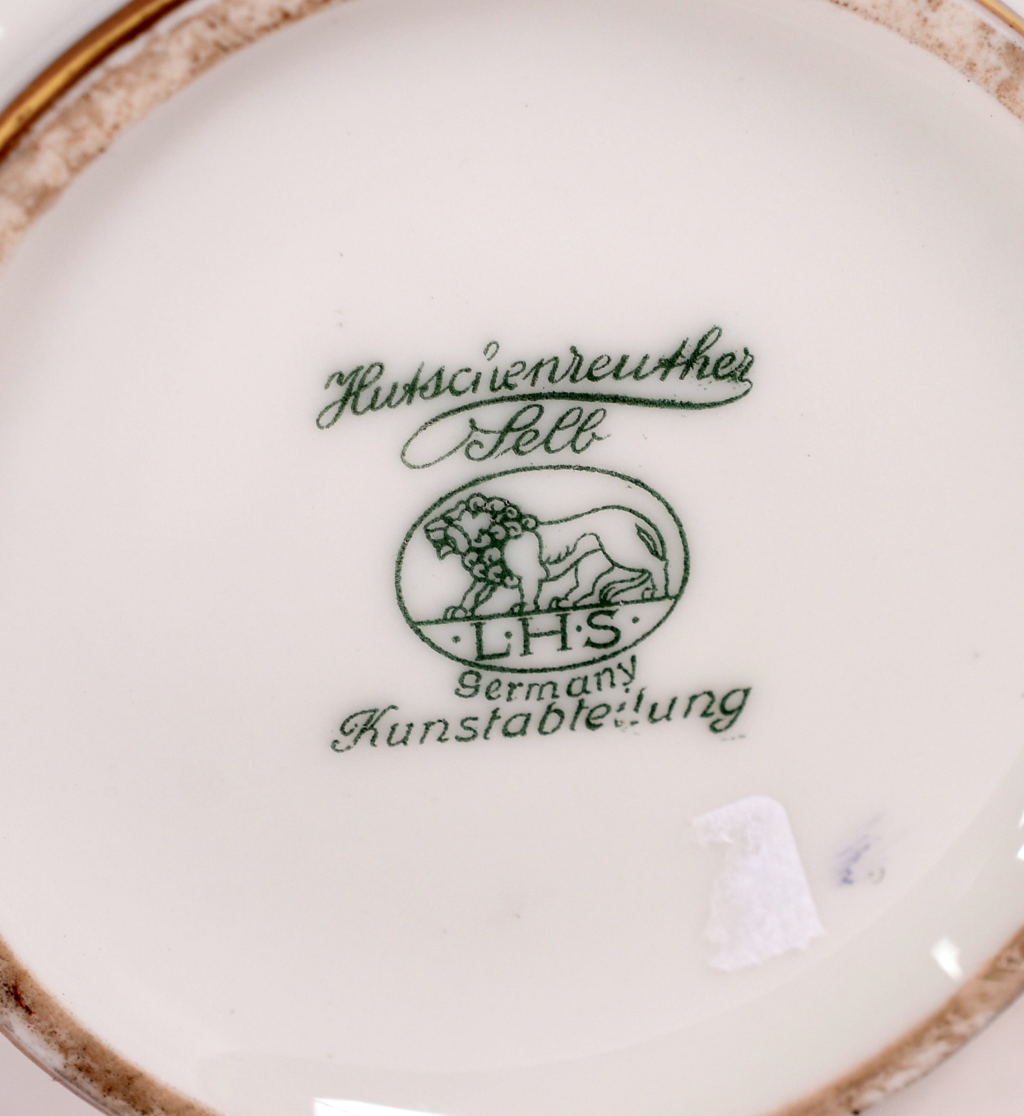 Vaso de porcelana alemã Selb na cor bege com grega azul e realces... - foto 4 de 4