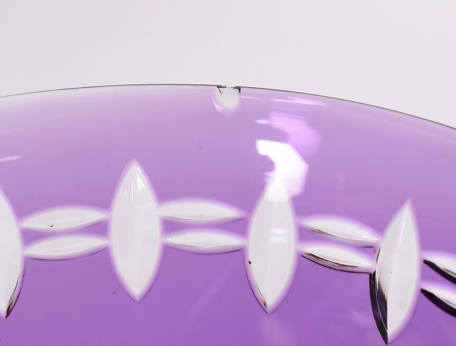 Conjunto com 12 cálices de cristal da Bohemia lapidado doublé em... - foto 3 de 5
