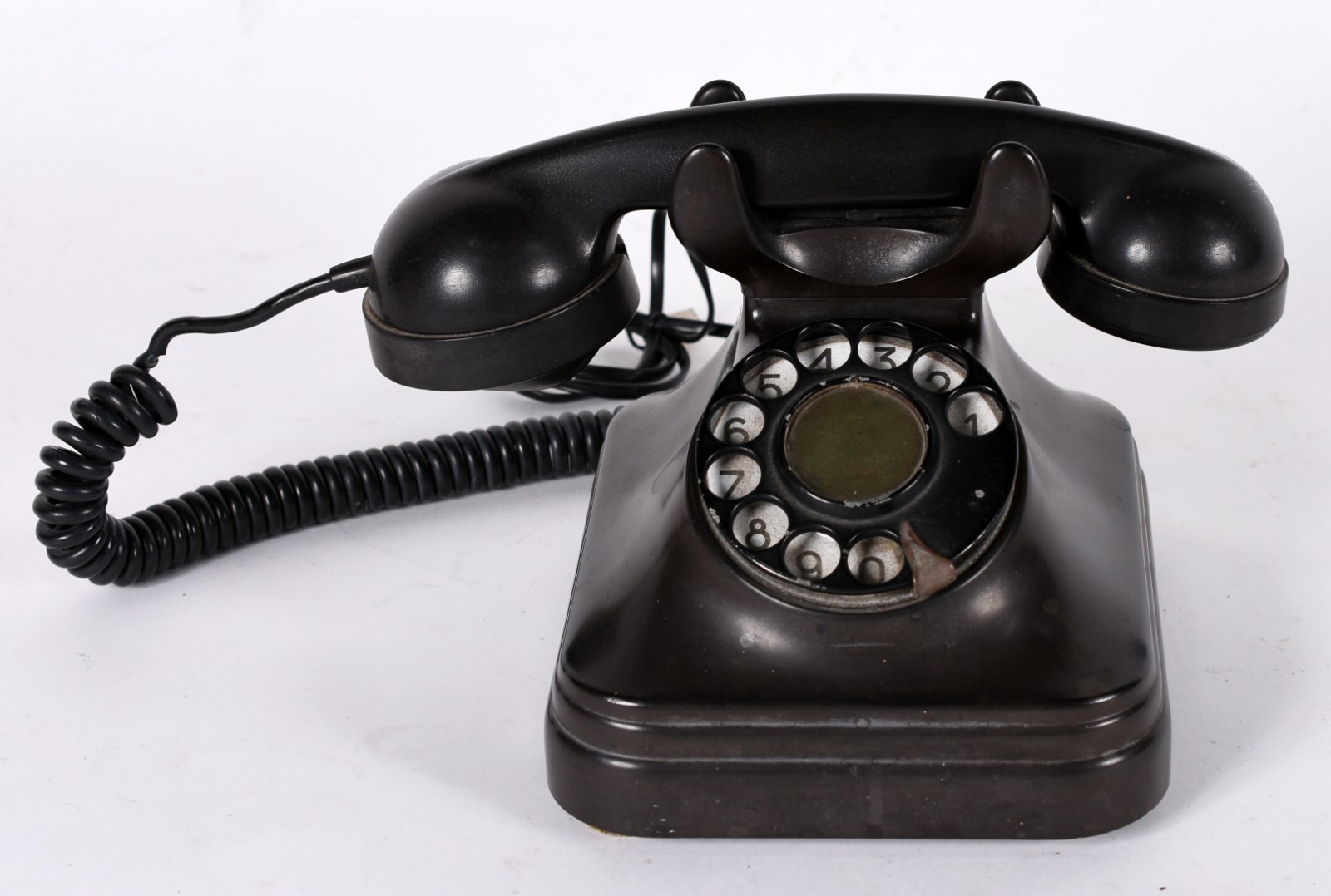 Telefone de baquelite preto, anos 60. - foto 1 de 5