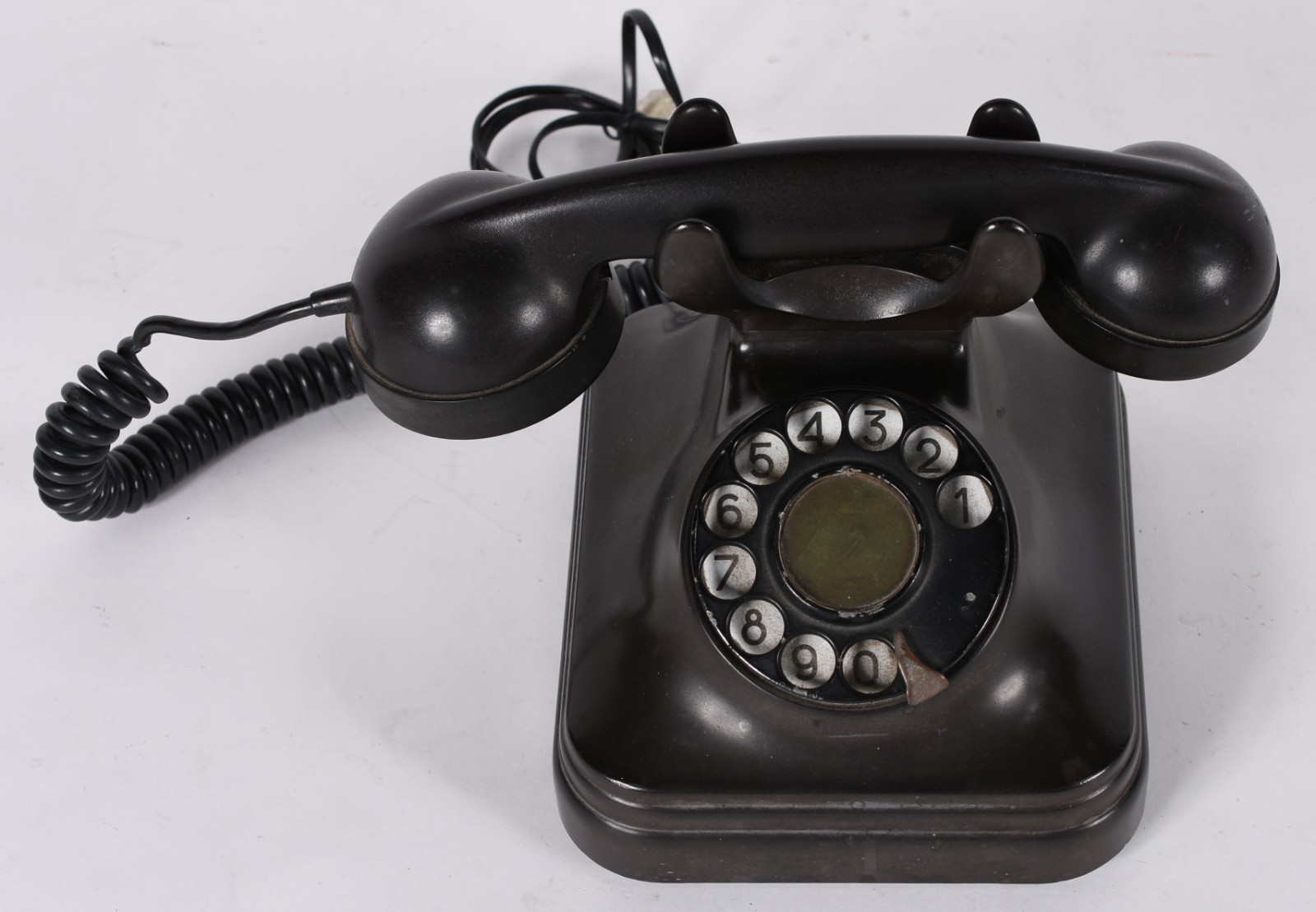Telefone de baquelite preto, anos 60. - foto 2 de 5