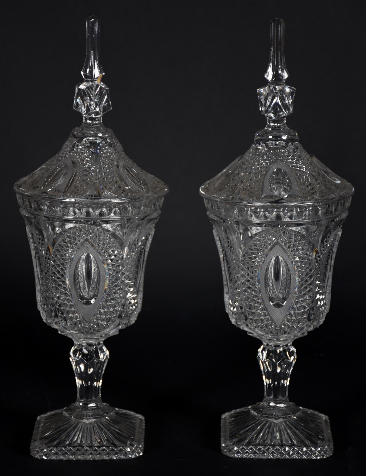 Par de compoteiras de cristal da Bohemia. - foto 1 de 4