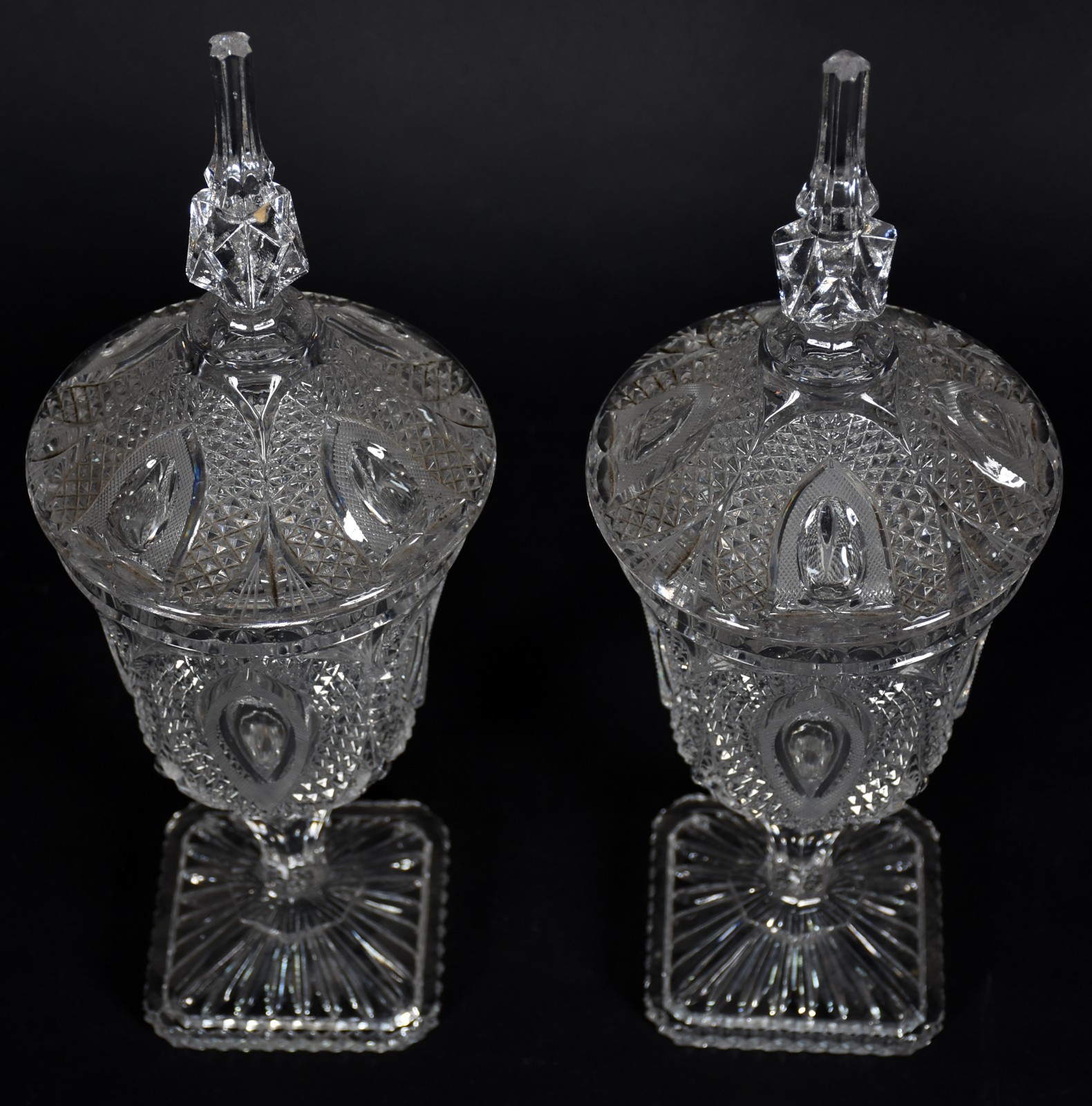 Par de compoteiras de cristal da Bohemia. - foto 2 de 4