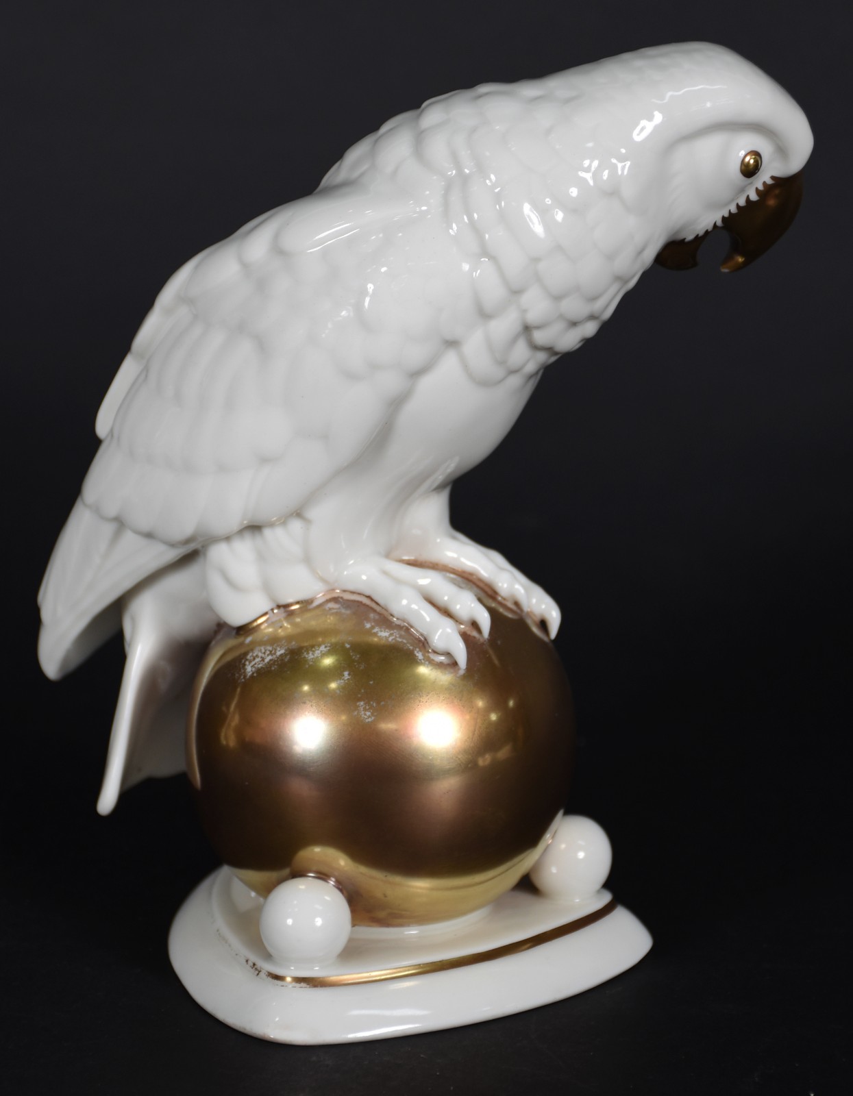 Estatueta de porcelana alemã Selb Bavaria em branco e dourado... - foto 4 de 5