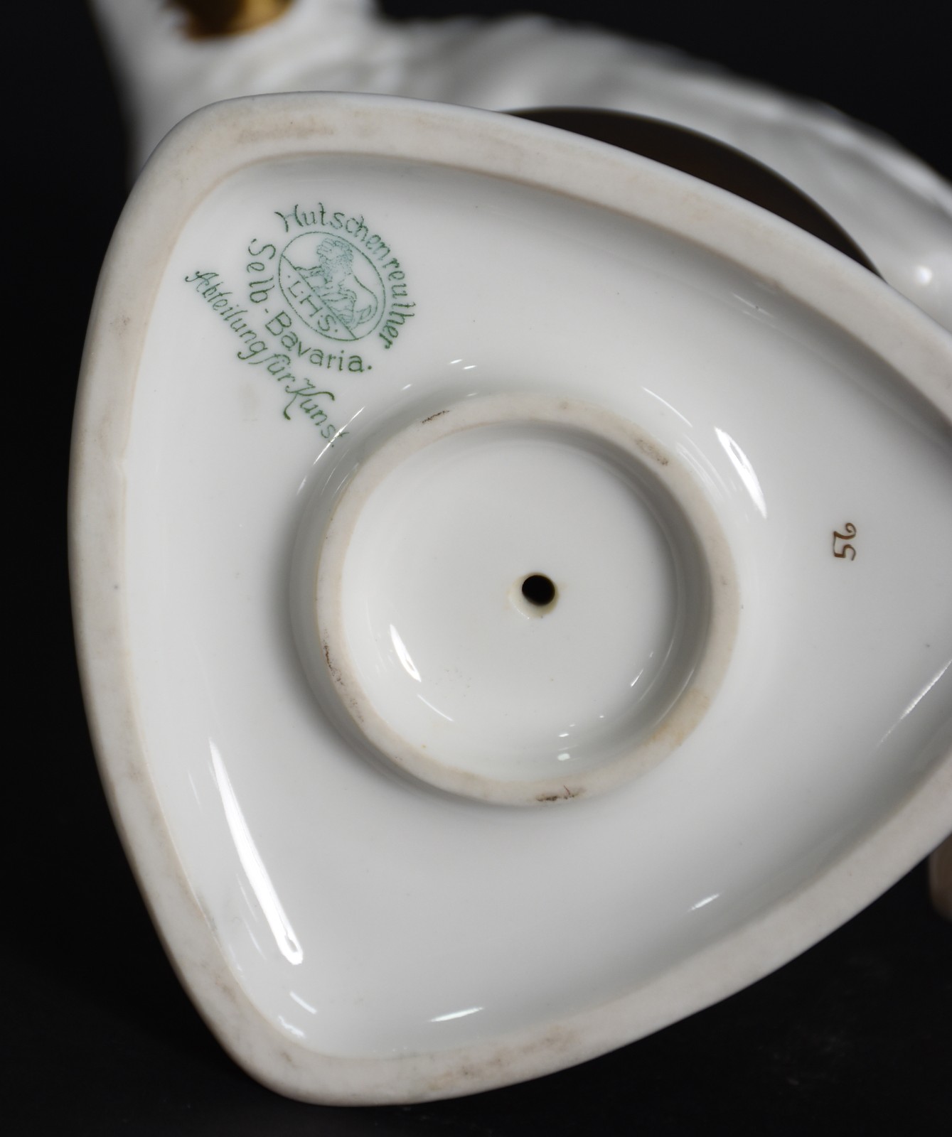 Estatueta de porcelana alemã Selb Bavaria em branco e dourado... - foto 5 de 5